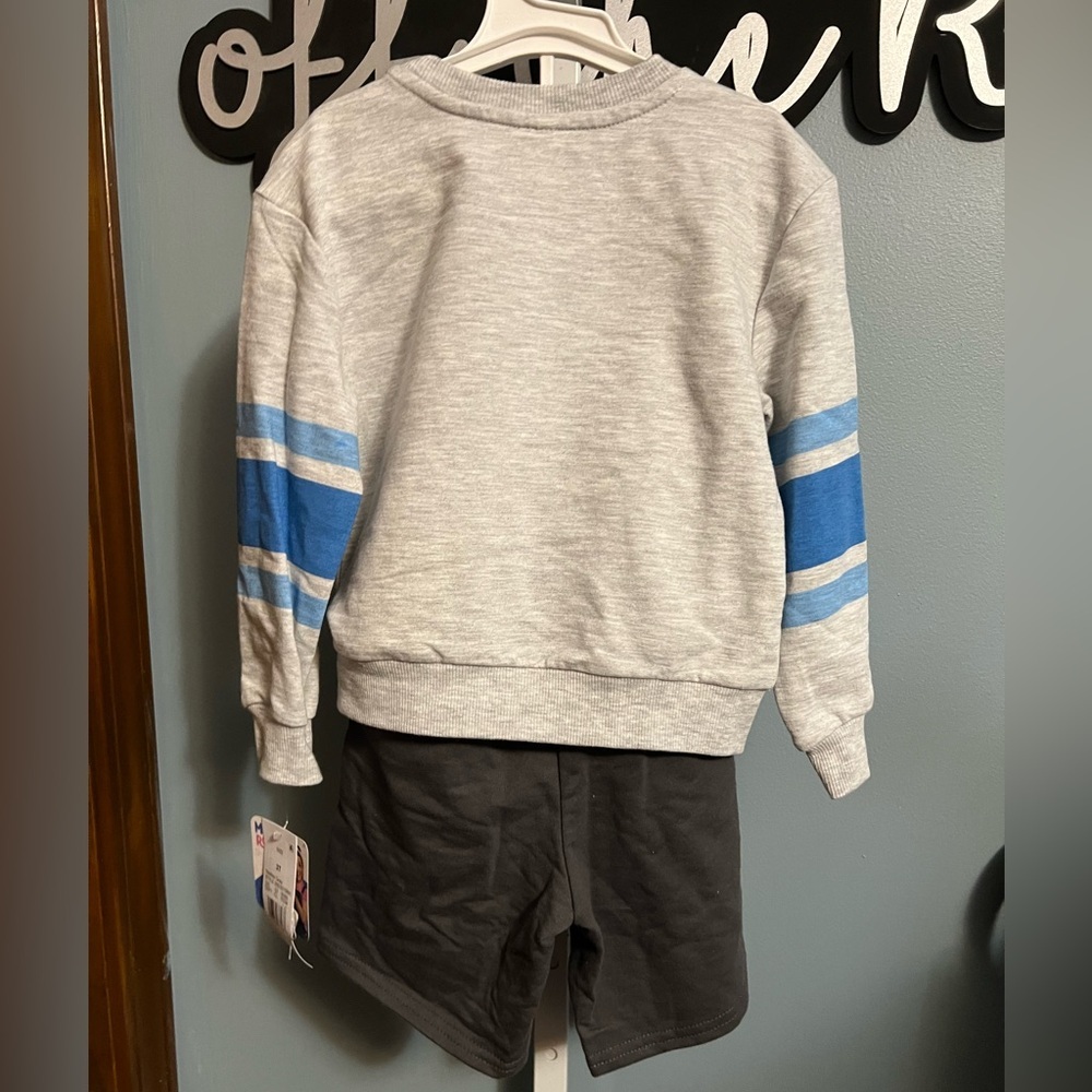 Ms. Rachel Gray and Blue Graphic Bus Sweatshirt and Jersey Short Set NWT 3T - Picture 4 of 5